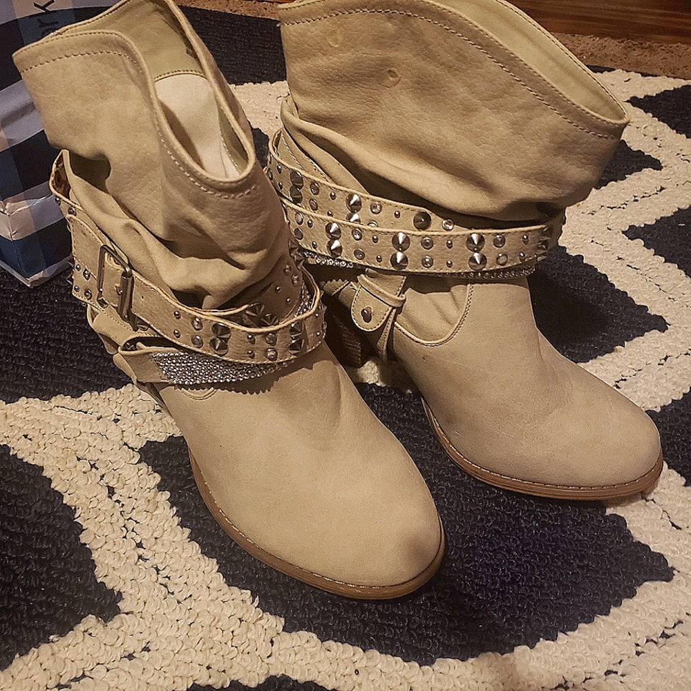 Women's Size 9 1/2 Boots